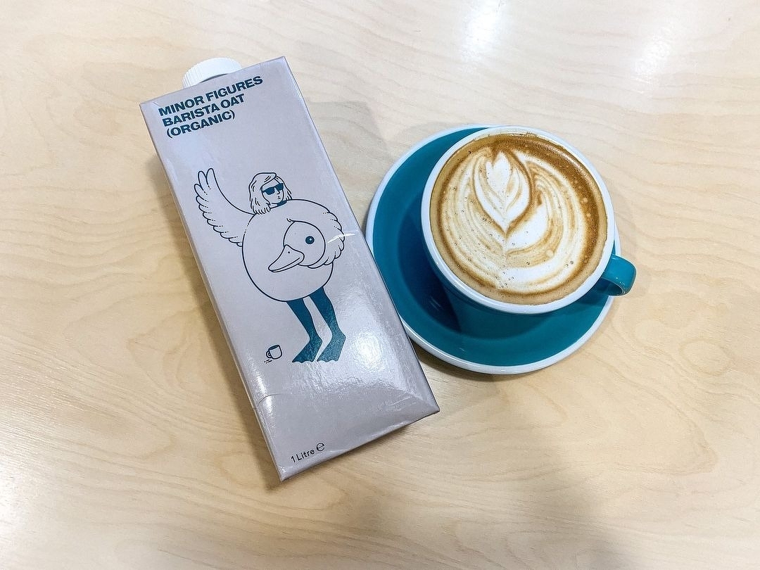 オーツラテ　(オーツ麦のカフェラテ) @wakashouandco