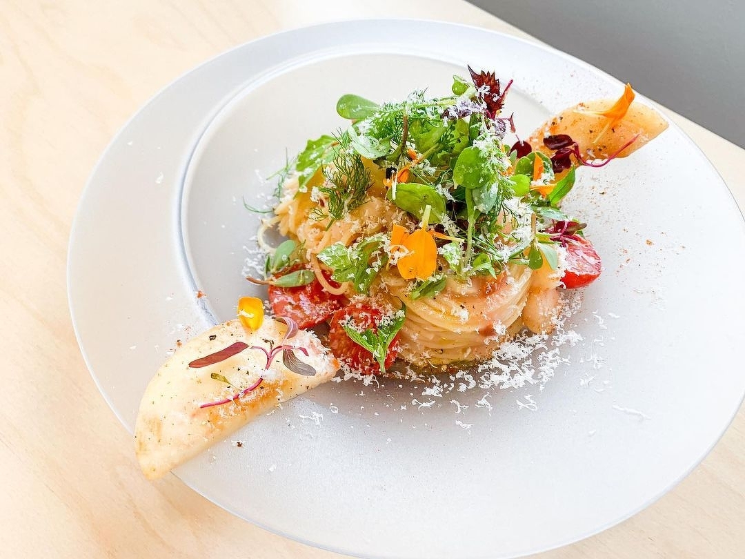 ・桃とイベリコ豚のチョリソーの冷製パスタ